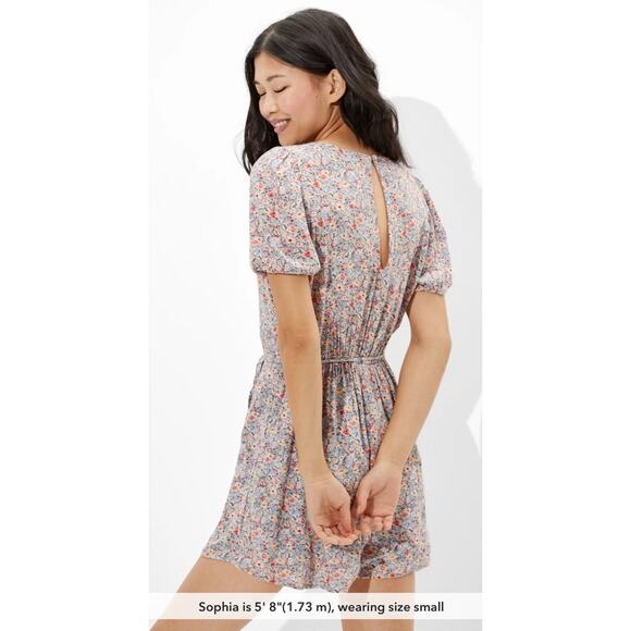 American Eagle Floral Carnation Wrap Front Lightweight V Neck Summer Romper Sz L - Picture 2 of 15